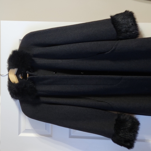 Wool Coat - Picture 4 of 5